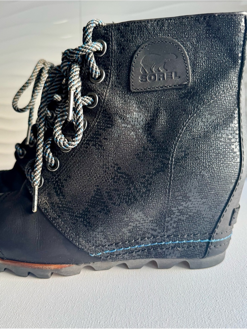 Sorel 1964 premium waterproof snake print black Lace-Up Wedge Ankle Boots - Picture 2 of 9
